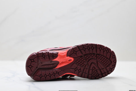 New Balance M1906 series athletic shoes, chunky sneakers, men's and women's running shoes, breathable and cushioned.