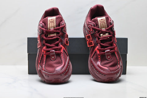 New Balance M1906 series athletic shoes, chunky sneakers, men's and women's running shoes, breathable and cushioned.